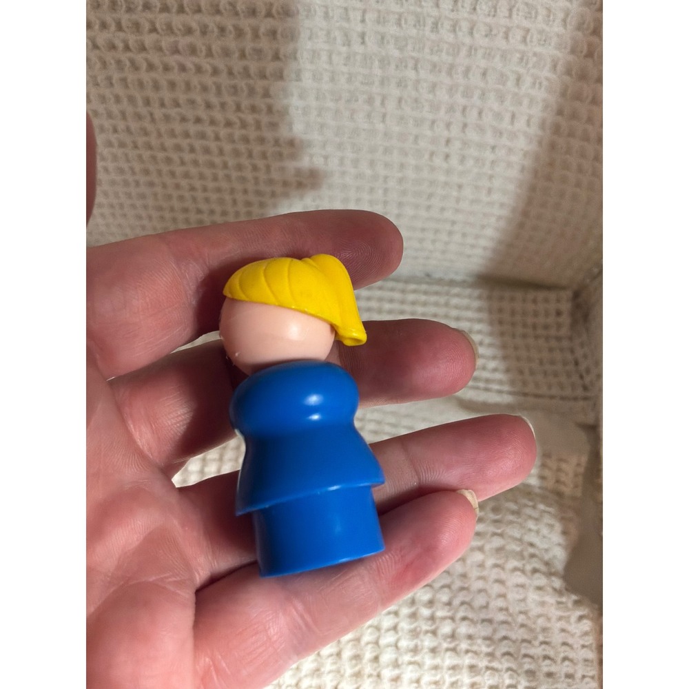 Vintage Kids Fisher Price Little People Figure OS Blue Blonde Girl Ponytail - Picture 2 of 6
